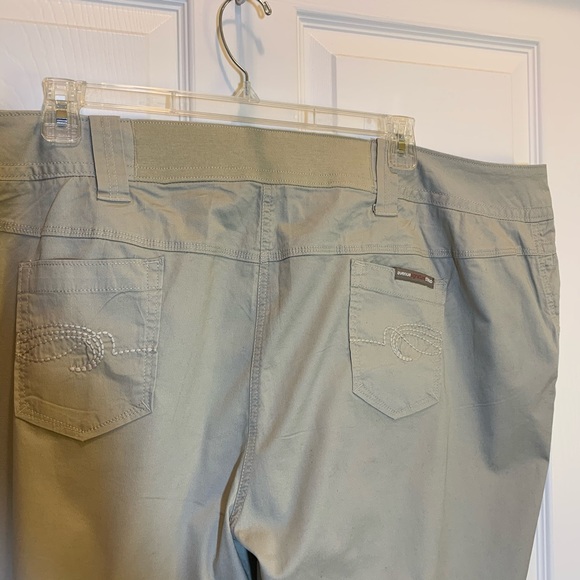 Avenue Sighature Chino NWOT Pants Size 28 Tall - Picture 5 of 7